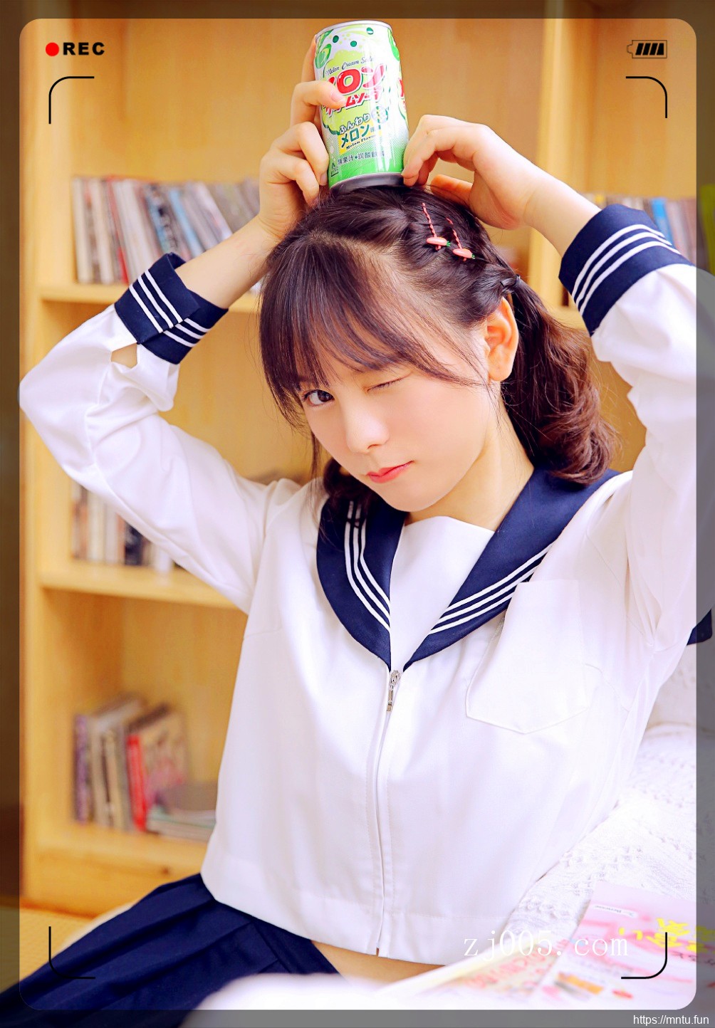 清纯美女演绎最美校花萝莉少女私房写真图片