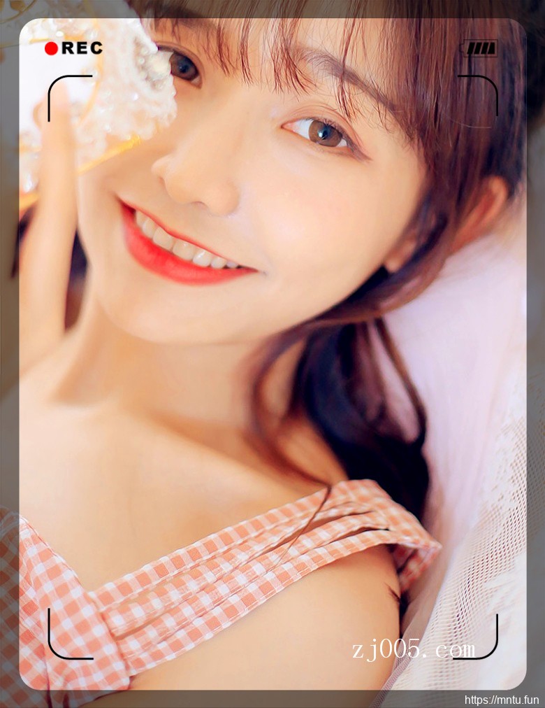 清纯美女演绎最美校花萝莉少女私房写真图片