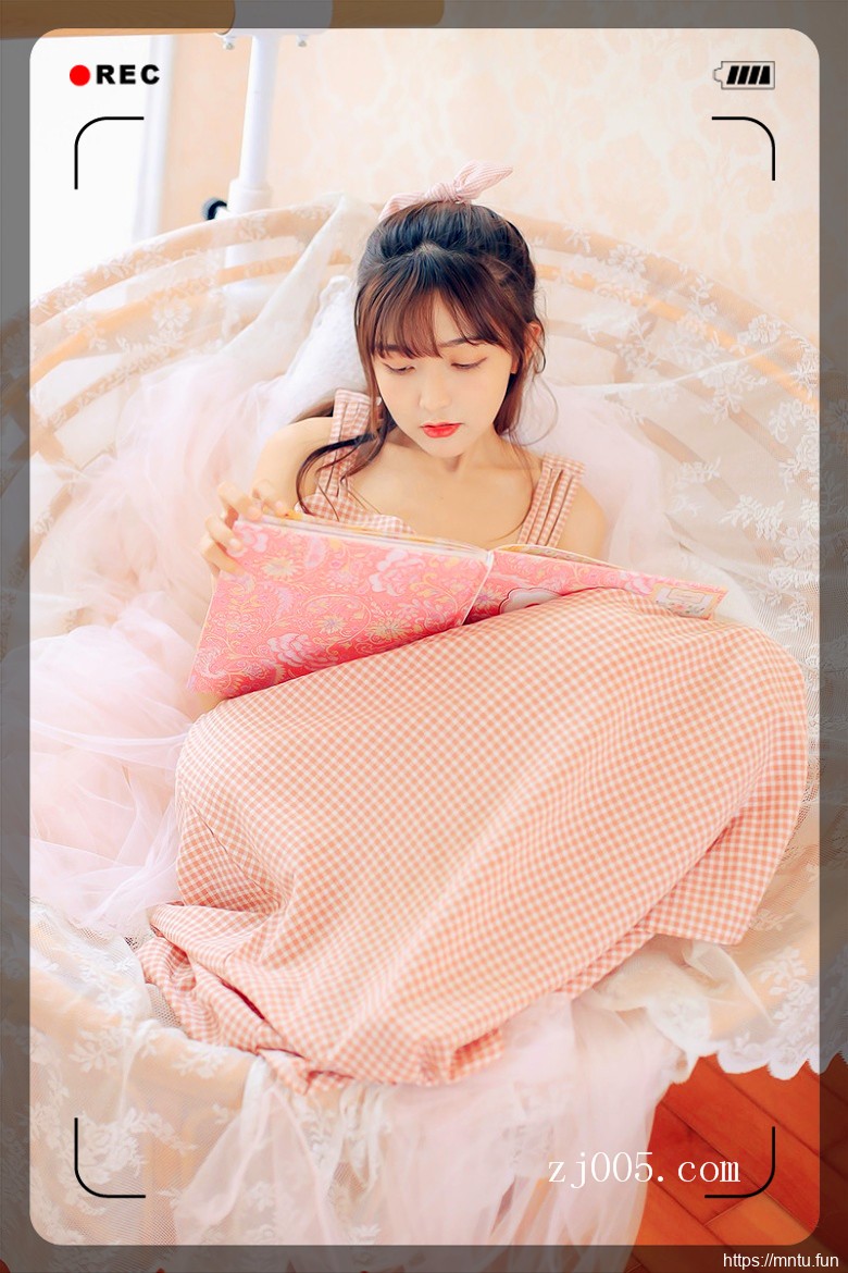 清纯美女演绎最美校花萝莉少女私房写真图片