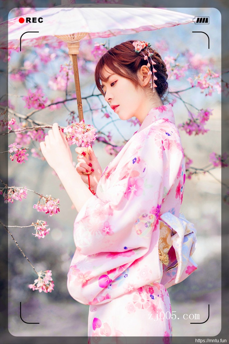 清纯美女演绎最美校花萝莉少女私房写真图片