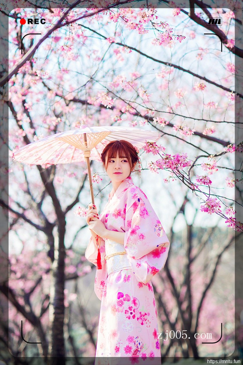 清纯美女演绎最美校花萝莉少女私房写真图片