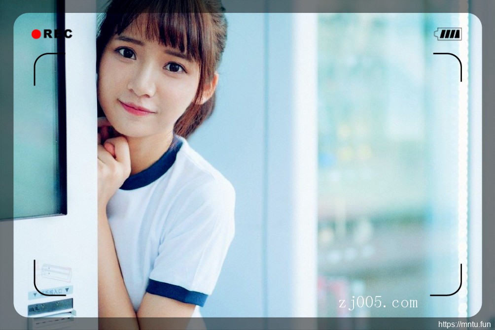 清纯美女演绎最美校花萝莉少女私房写真图片