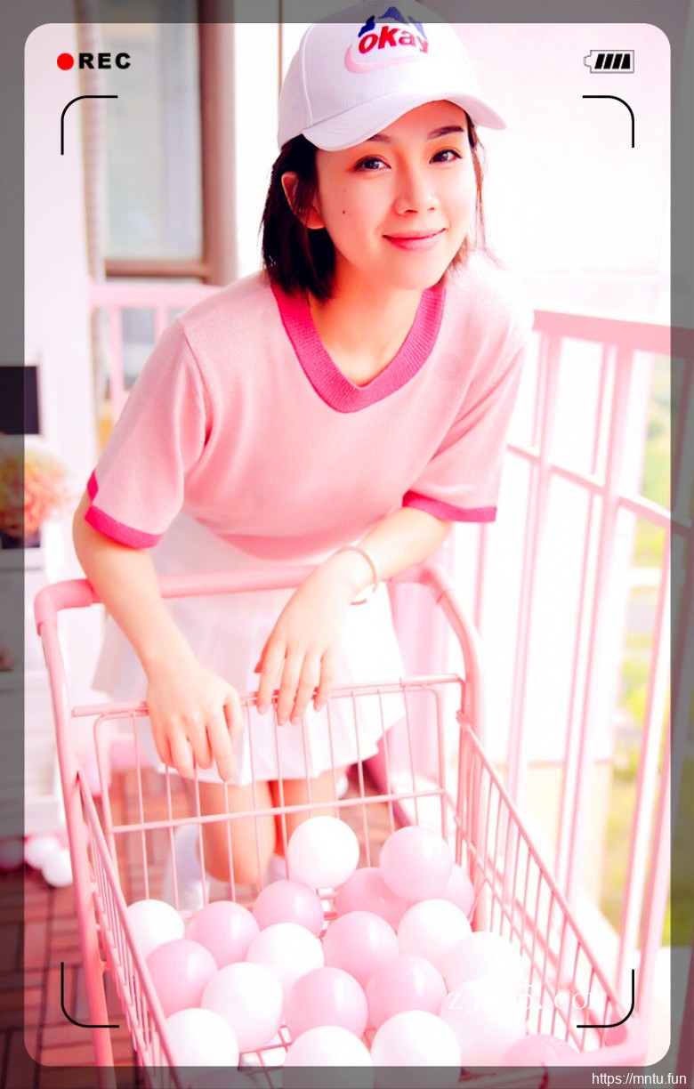 清纯美女演绎最美校花萝莉少女私房写真图片