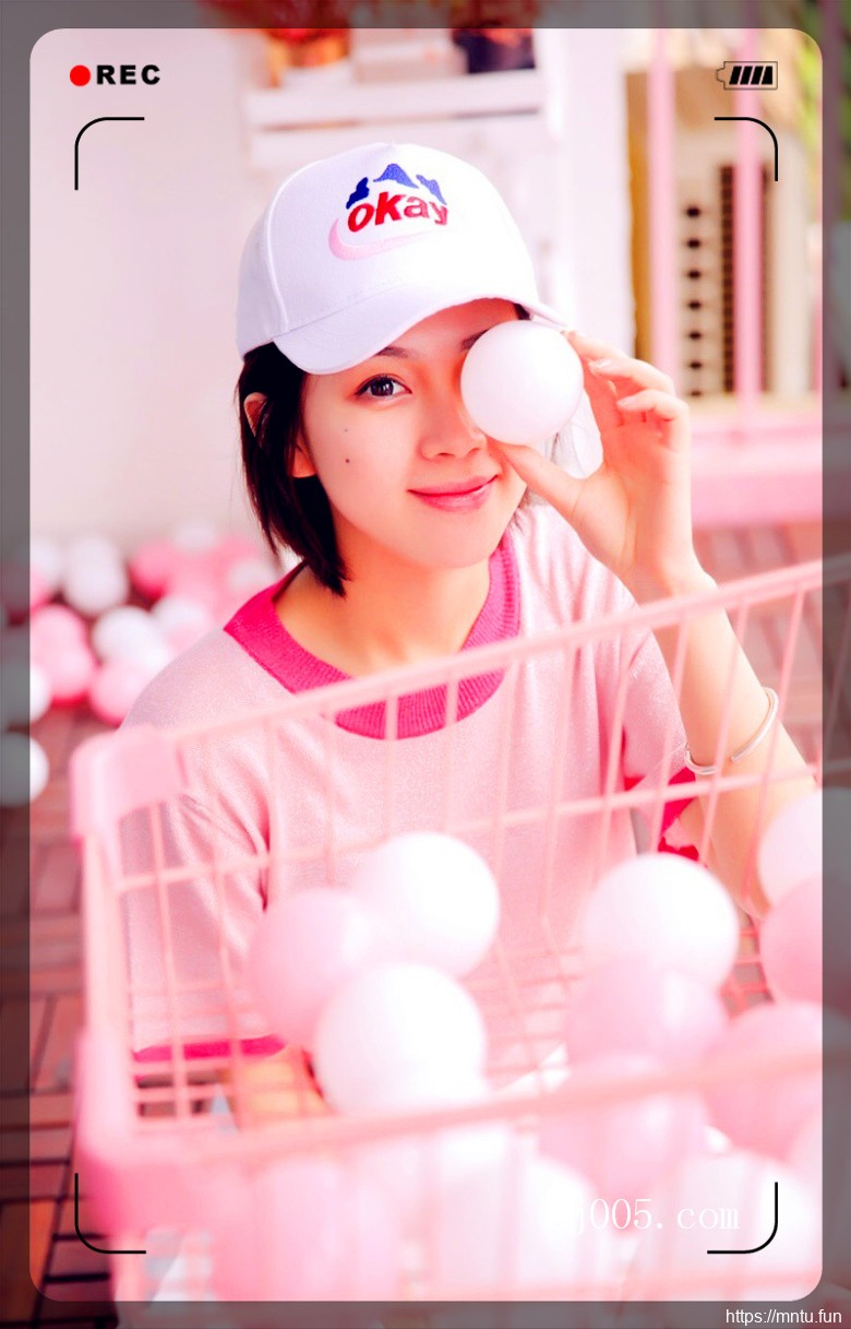 清纯美女演绎最美校花萝莉少女私房写真图片