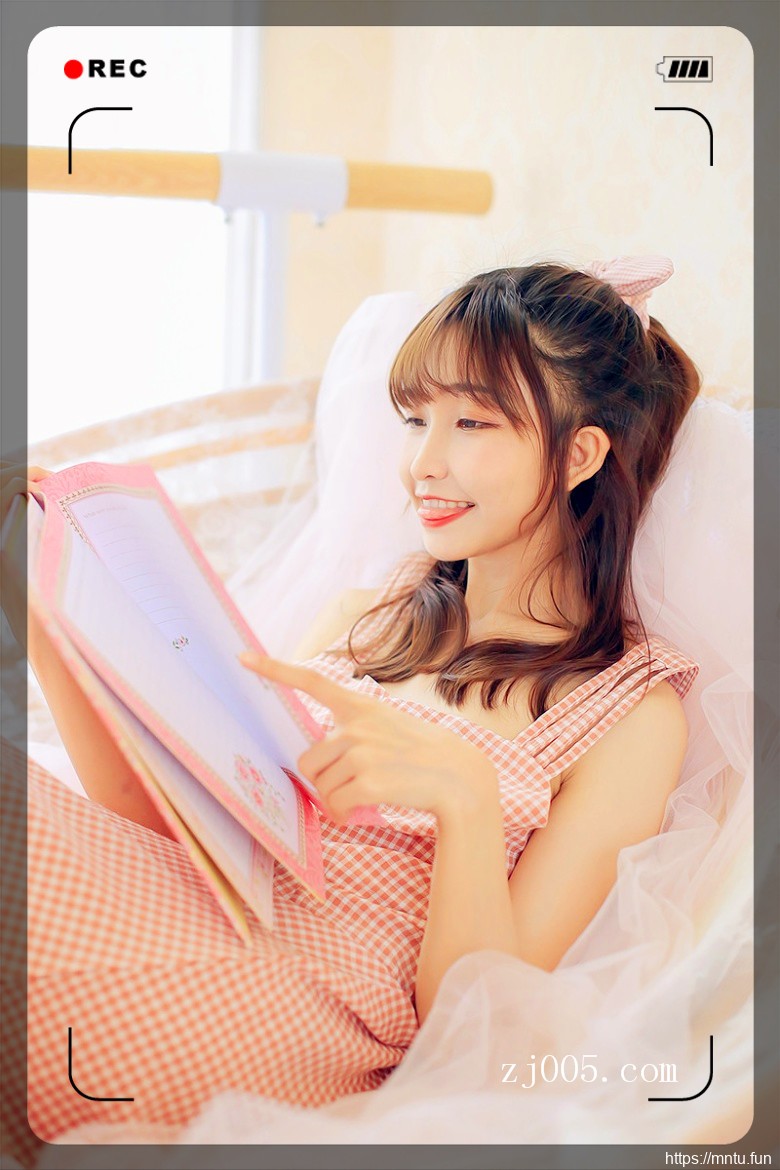 清纯美女演绎最美校花萝莉少女私房写真图片