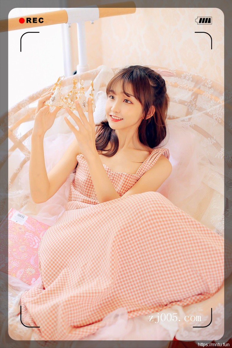 清纯美女演绎最美校花萝莉少女私房写真图片