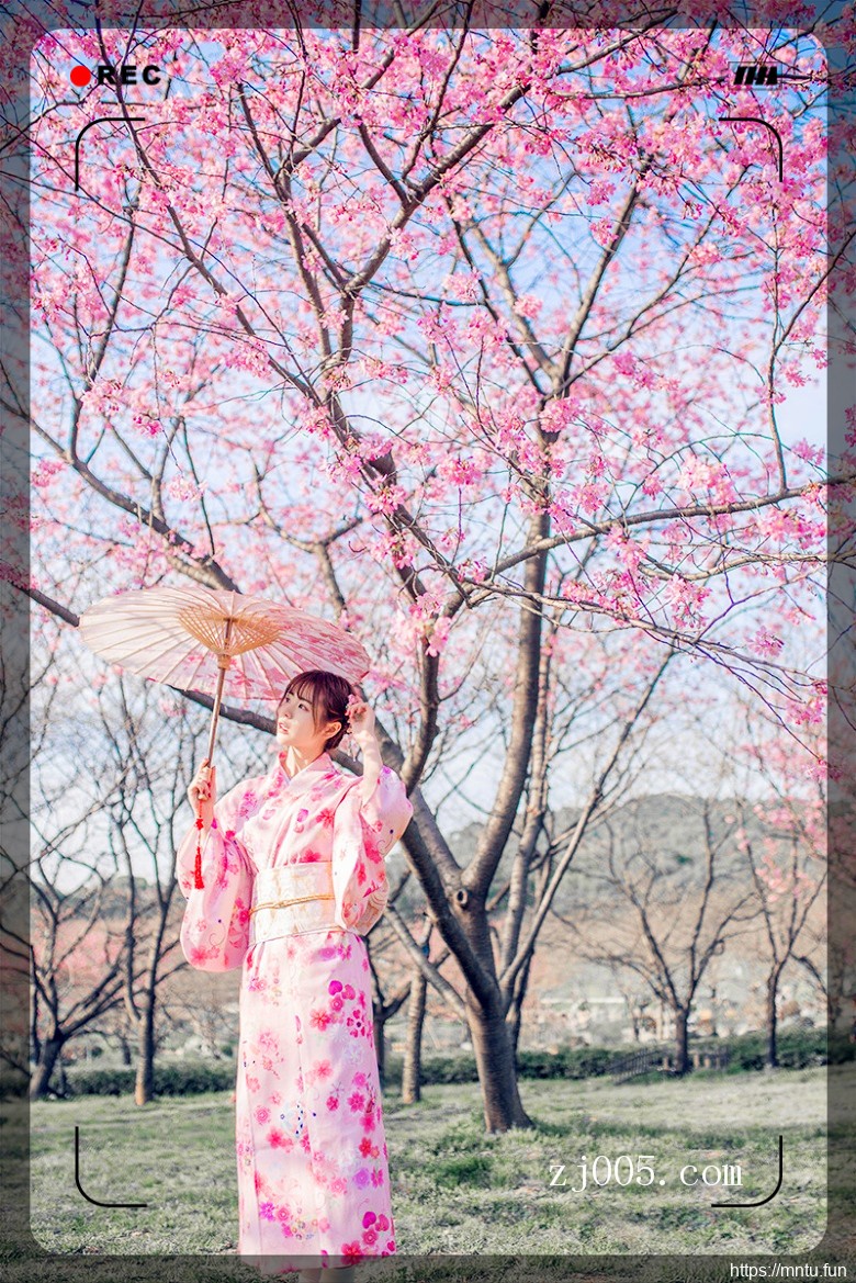 清纯美女演绎最美校花萝莉少女私房写真图片