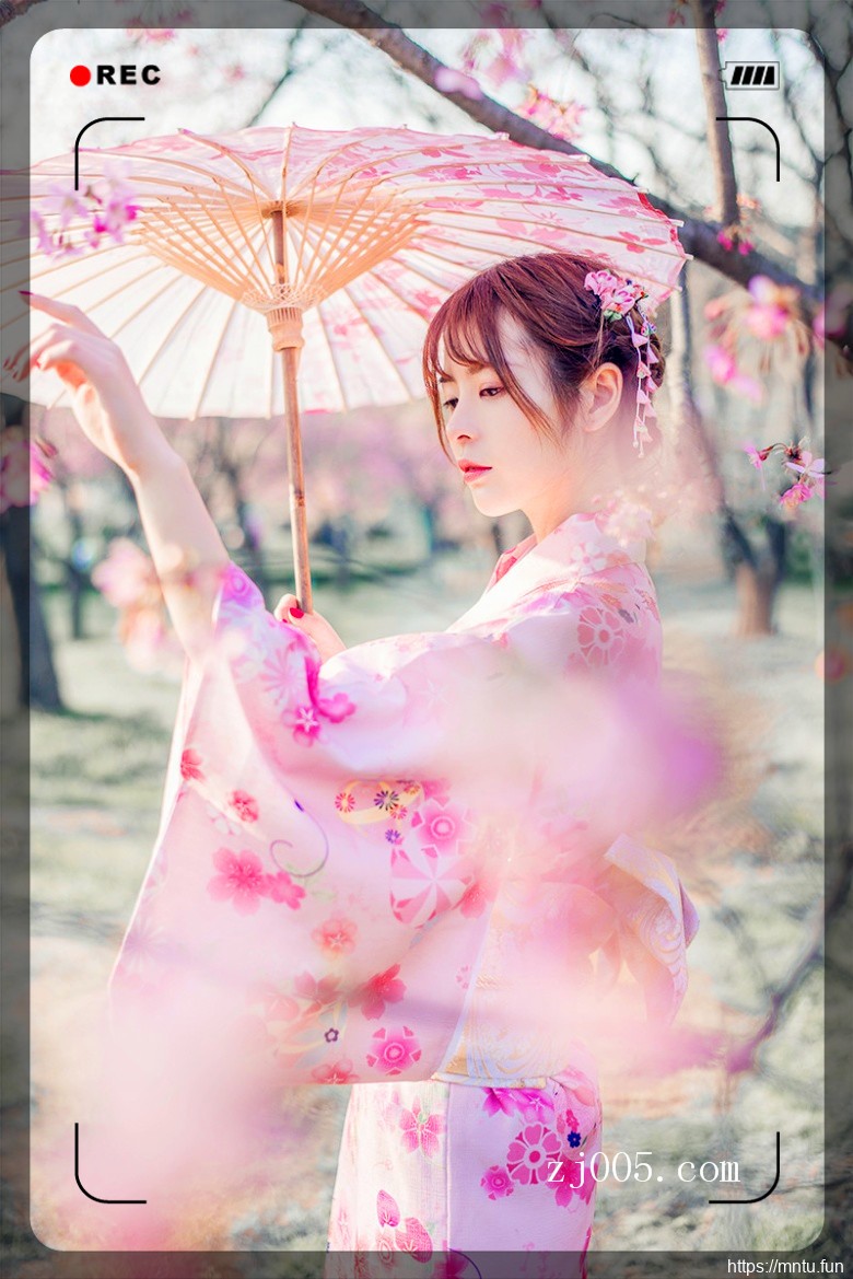 清纯美女演绎最美校花萝莉少女私房写真图片