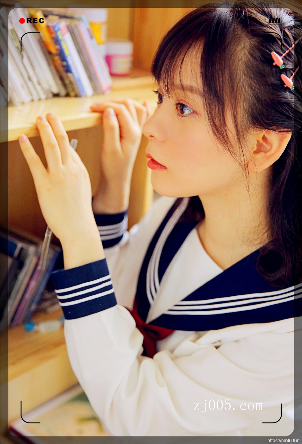 清纯美女演绎最美校花萝莉少女私房写真图片