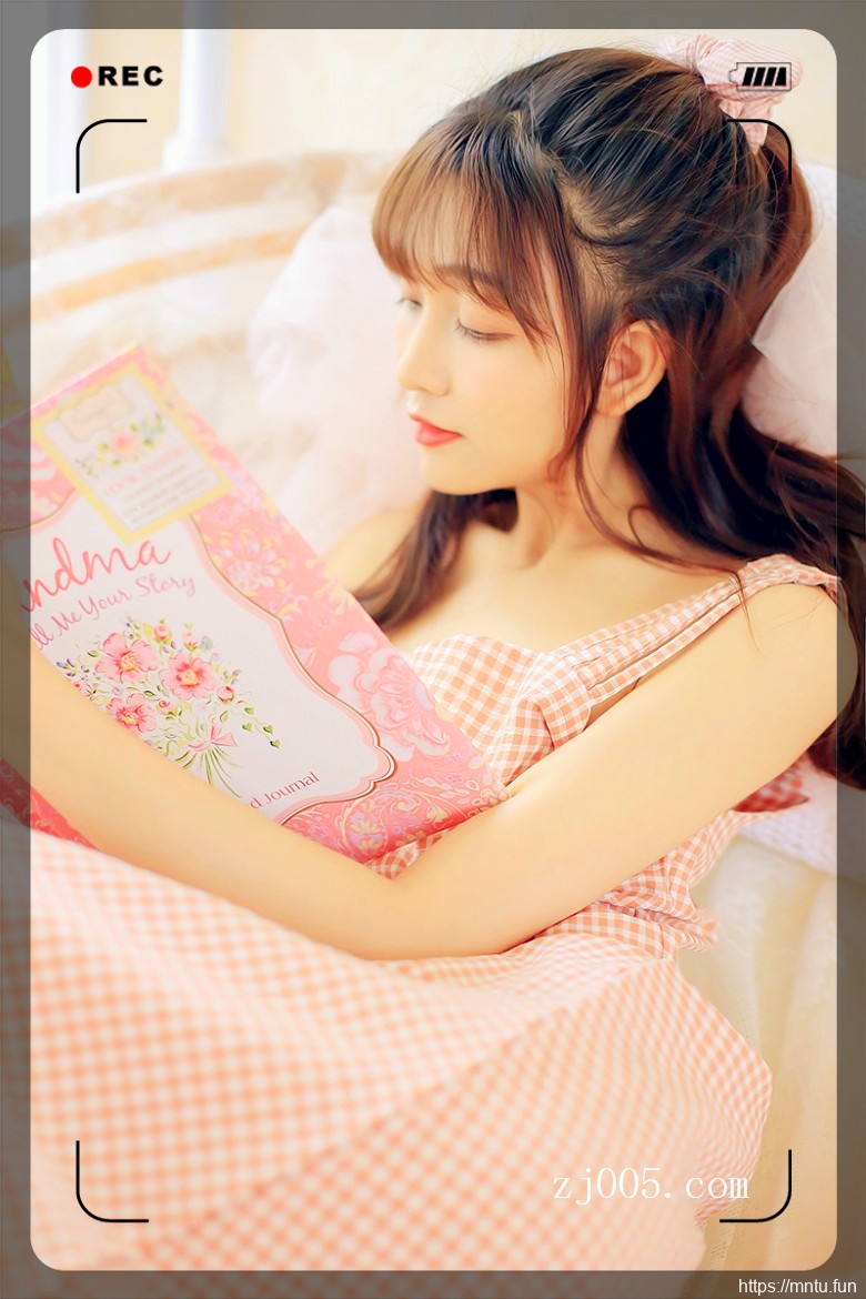 清纯美女演绎最美校花萝莉少女私房写真图片