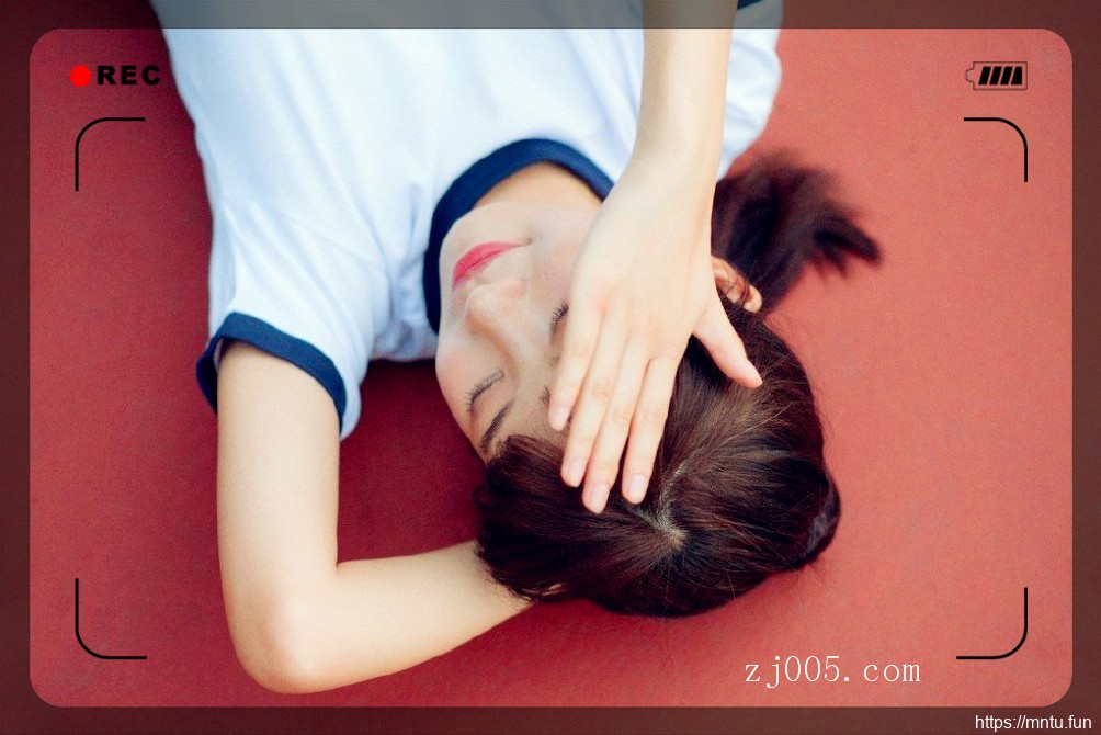 清纯美女演绎最美校花萝莉少女私房写真图片