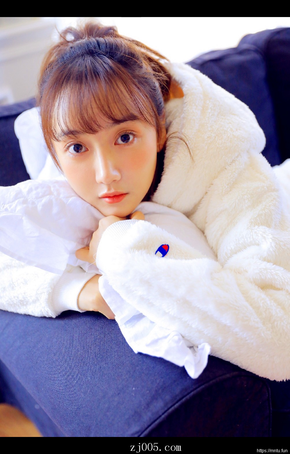 清纯美少女唯美写真有一个是我善良的小姨子