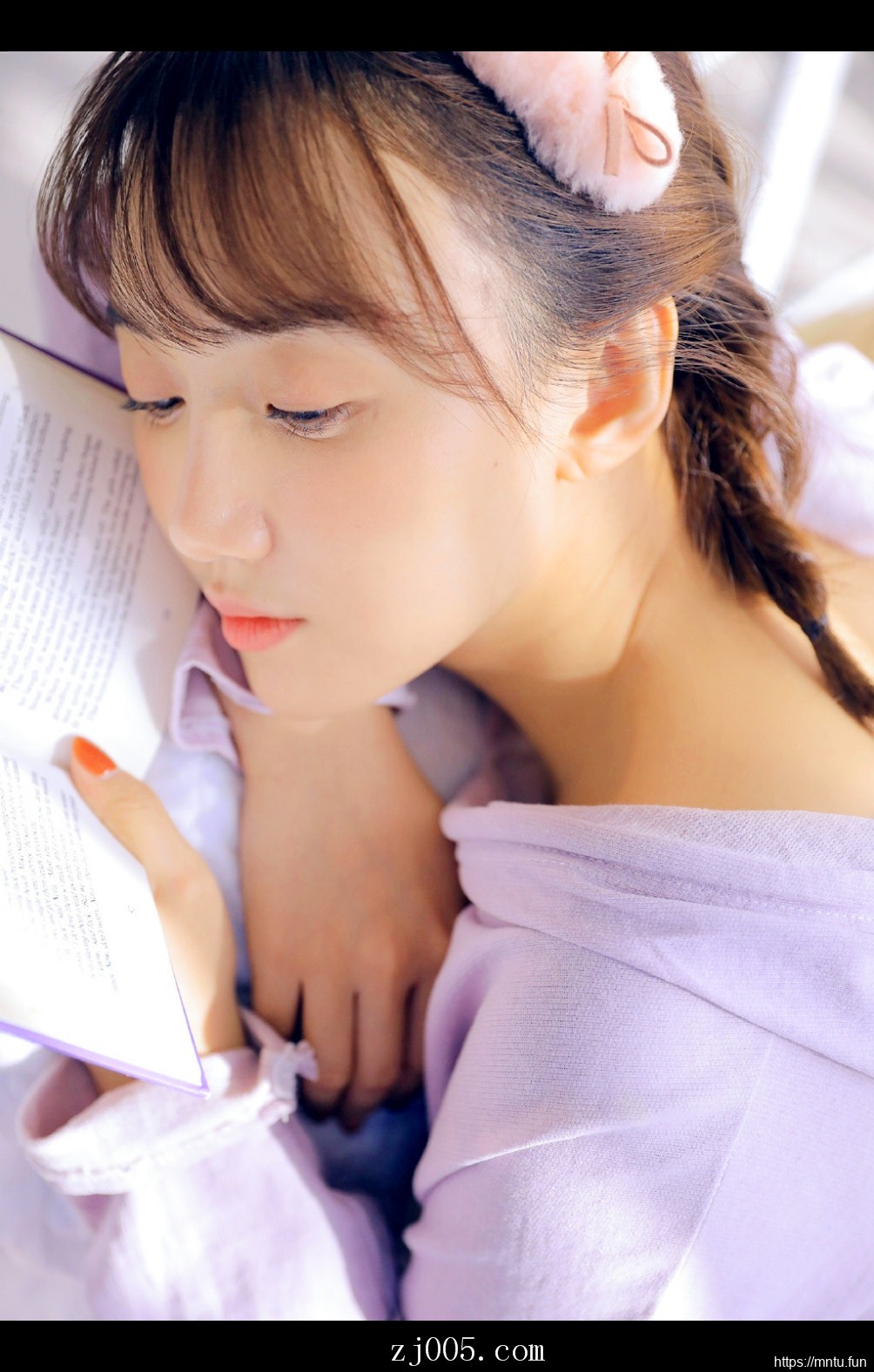 清纯美少女唯美写真有一个是我善良的小姨子