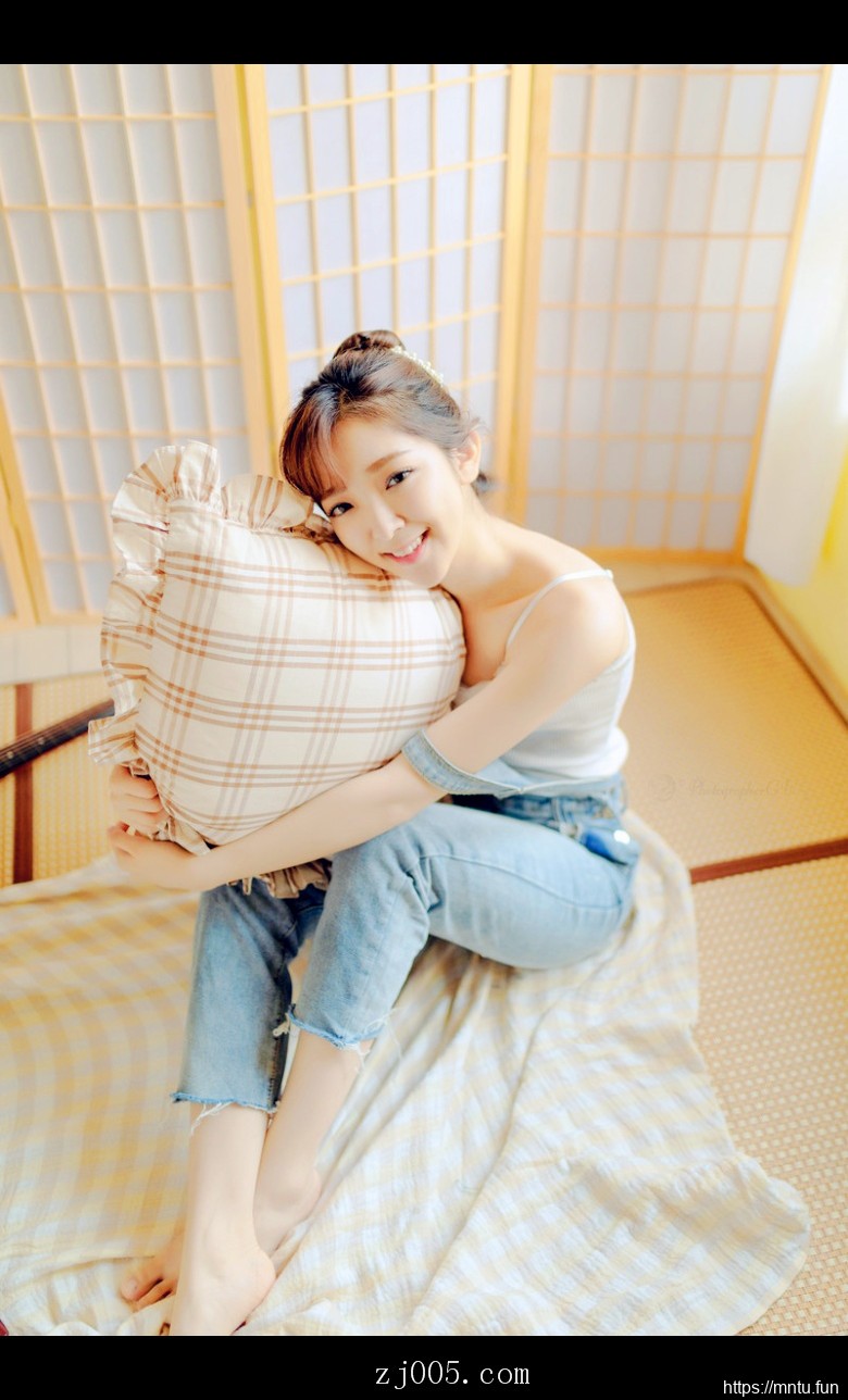 清纯美少女唯美写真有一个是我善良的小姨子