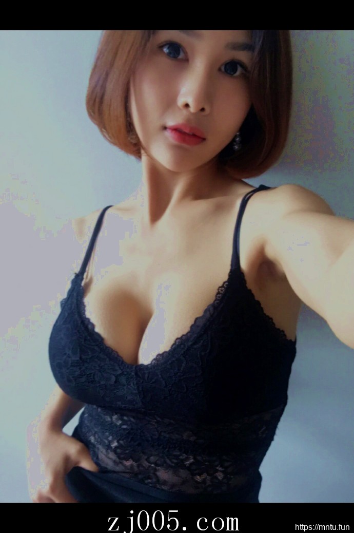 清纯羞涩美女MM十七岁的雨季妹子图