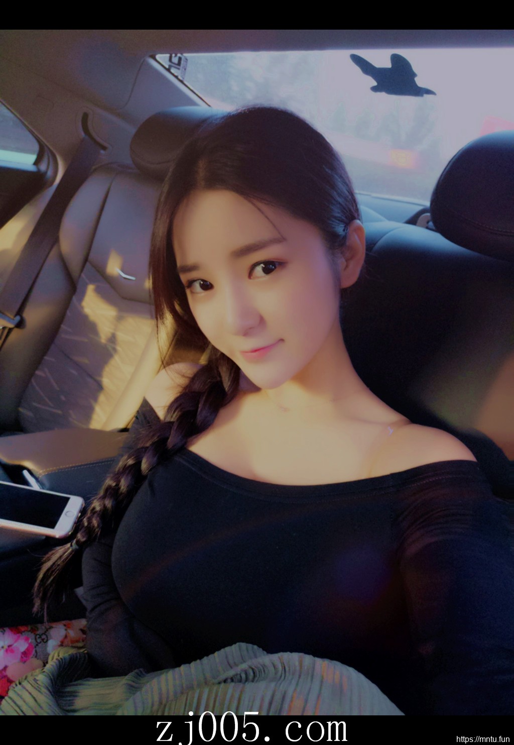 清纯羞涩美女MM十七岁的雨季妹子图