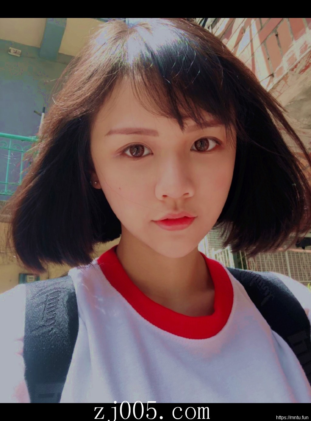 清纯羞涩美女MM十七岁的雨季妹子图