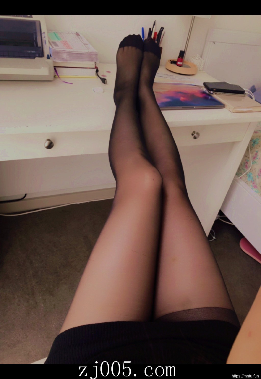 清纯羞涩美女MM十七岁的雨季妹子图