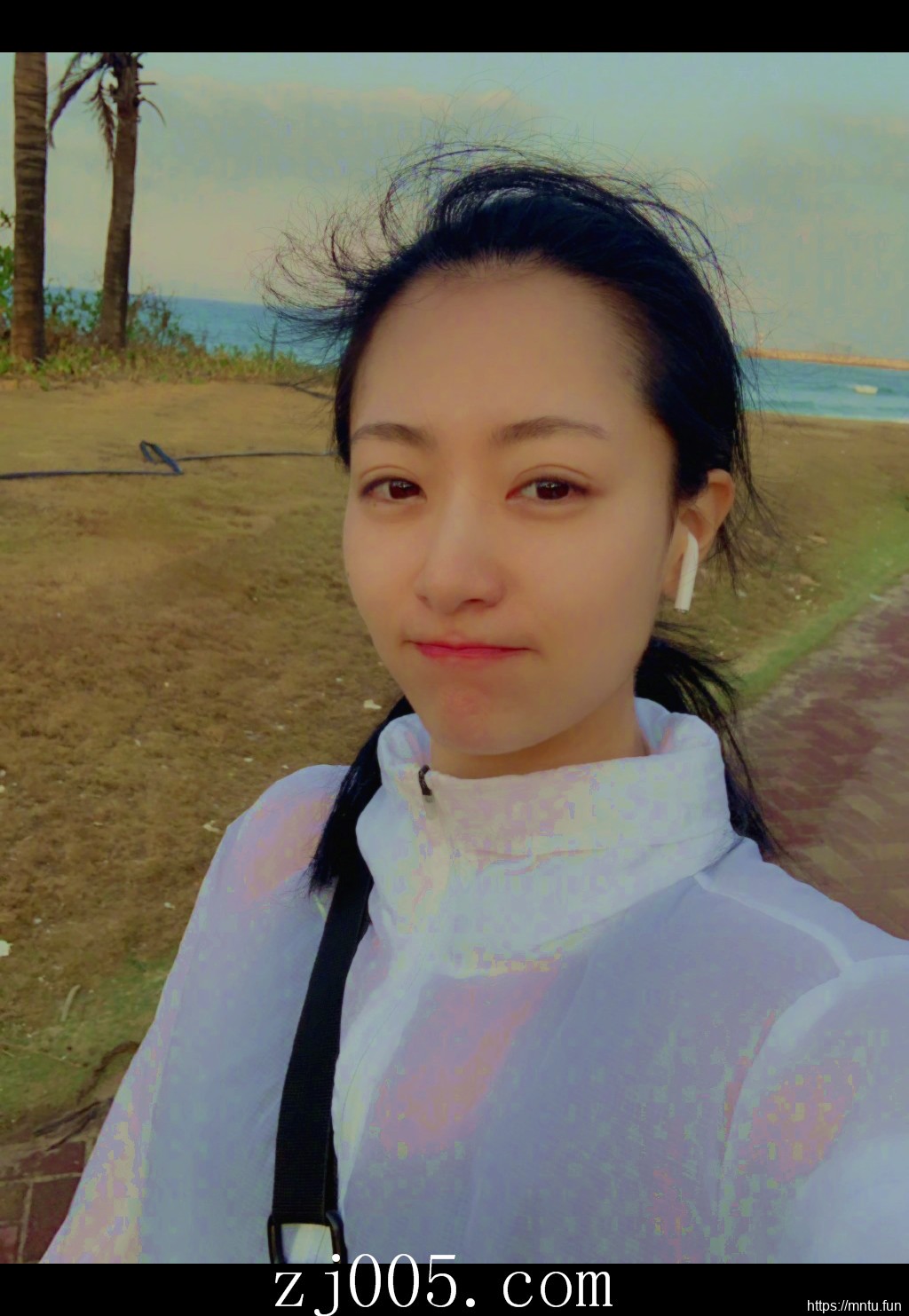 清纯羞涩美女MM十七岁的雨季妹子图