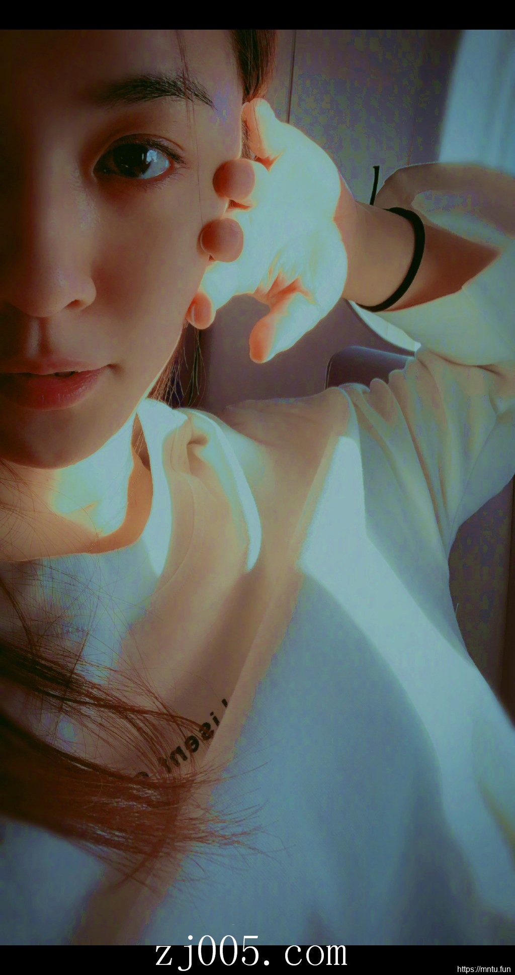 清纯羞涩美女MM十七岁的雨季妹子图