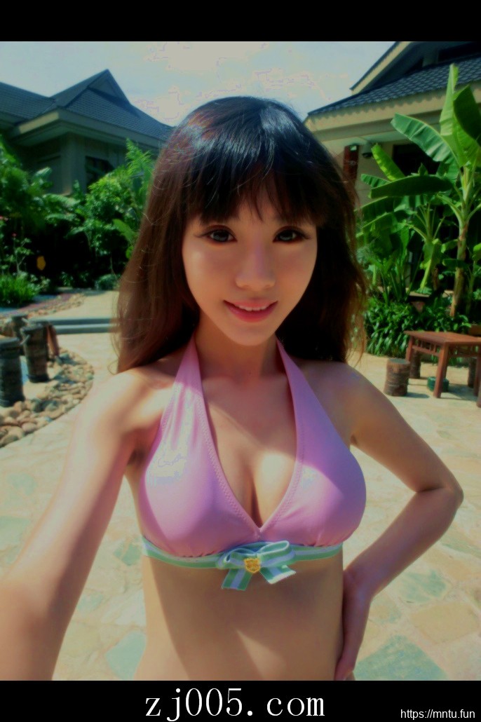 清纯羞涩美女MM十七岁的雨季妹子图