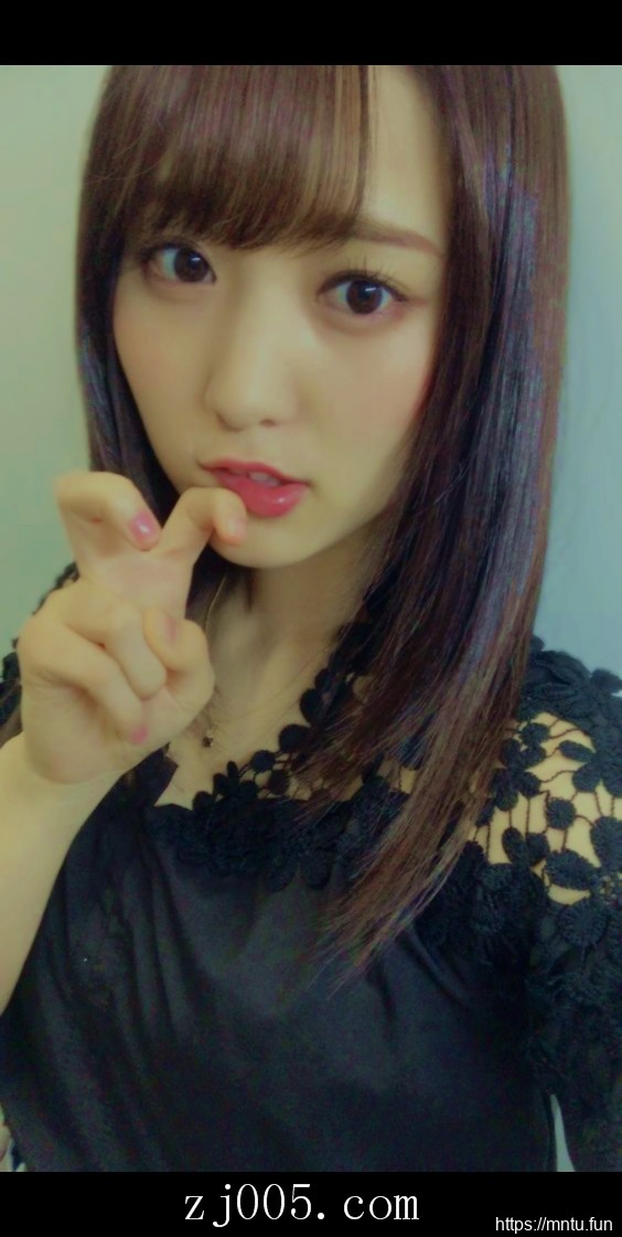 清纯羞涩美女MM十七岁的雨季妹子图