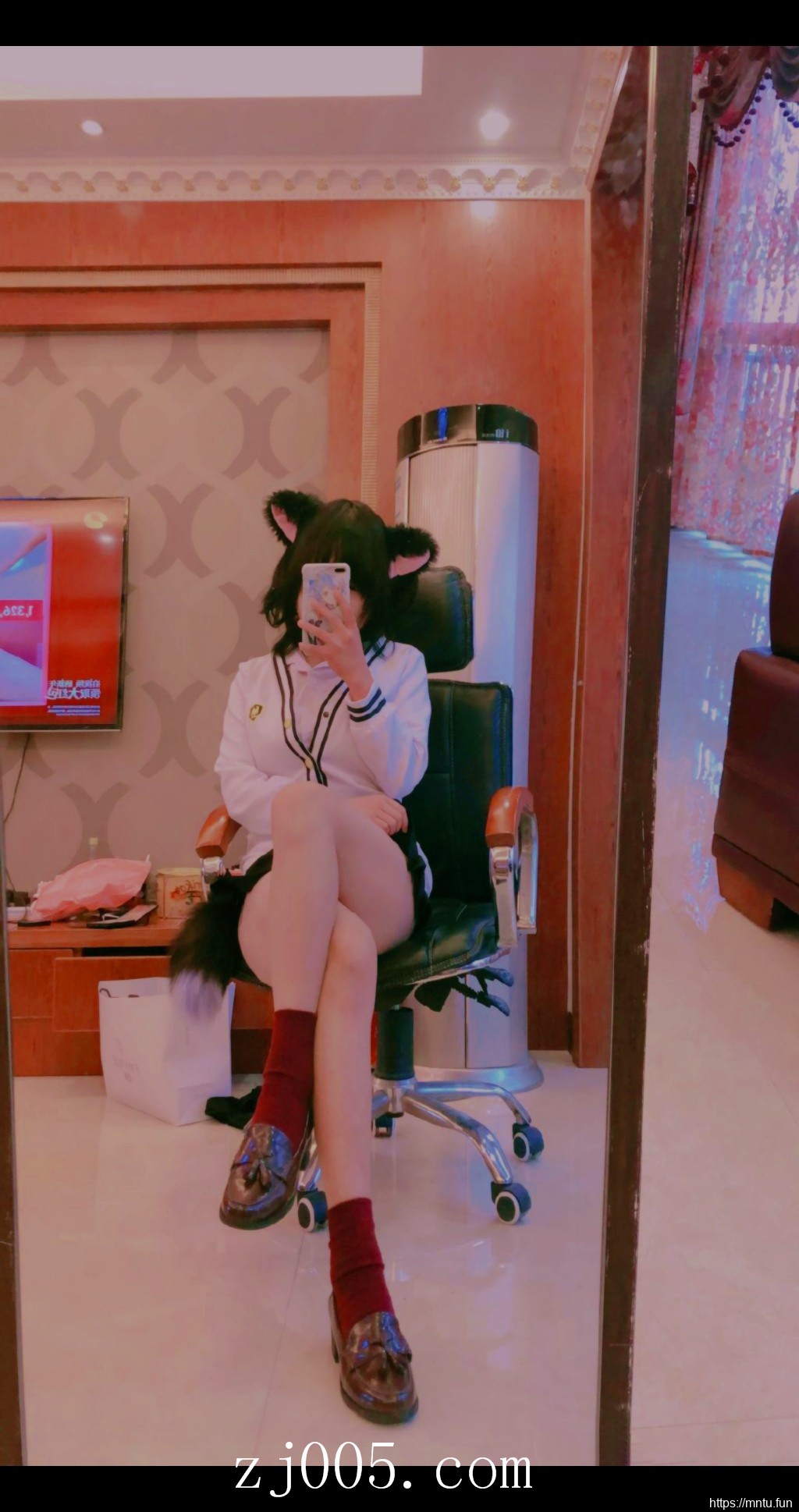 清纯羞涩美女MM十七岁的雨季妹子图