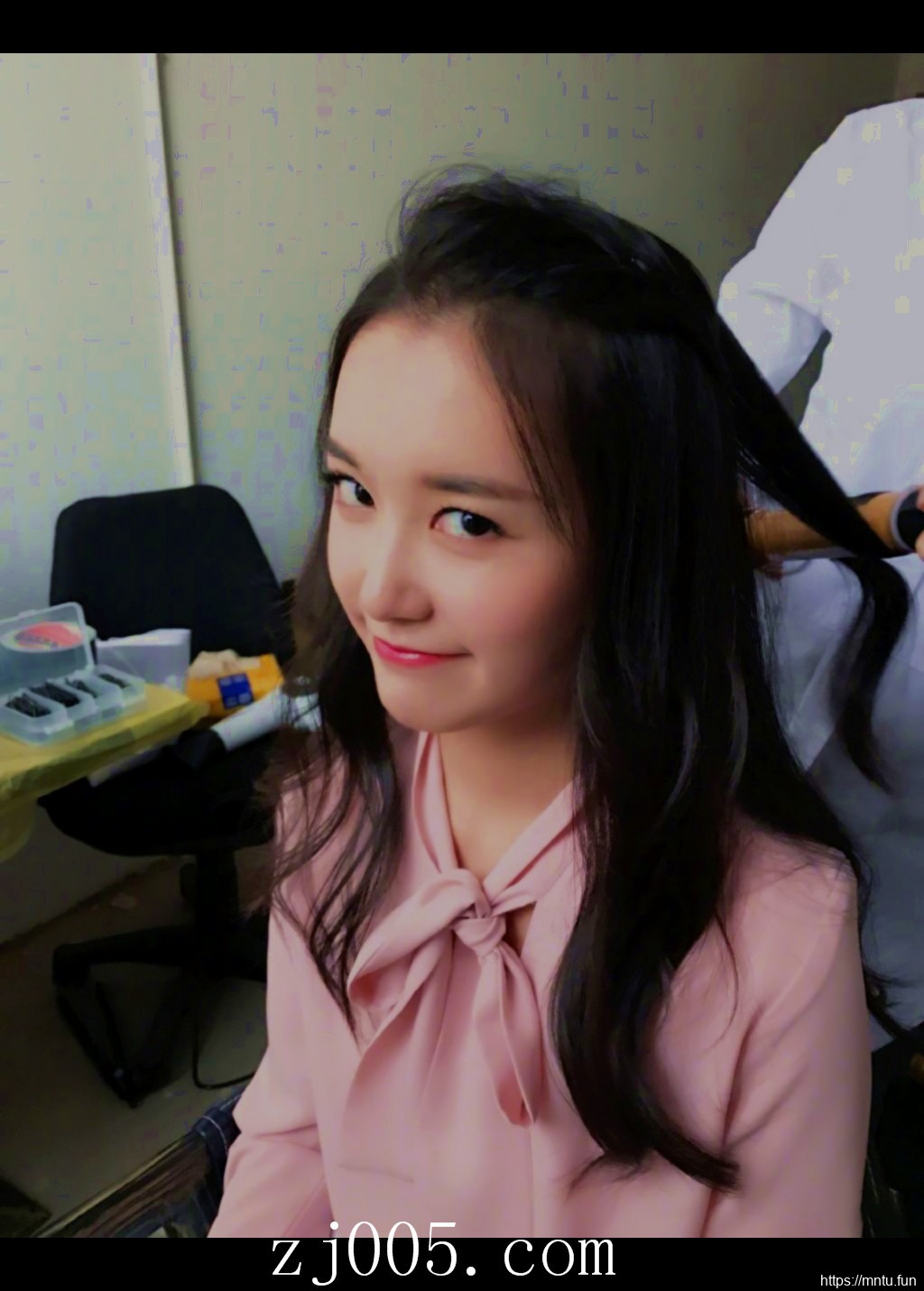 清纯羞涩美女MM十七岁的雨季妹子图