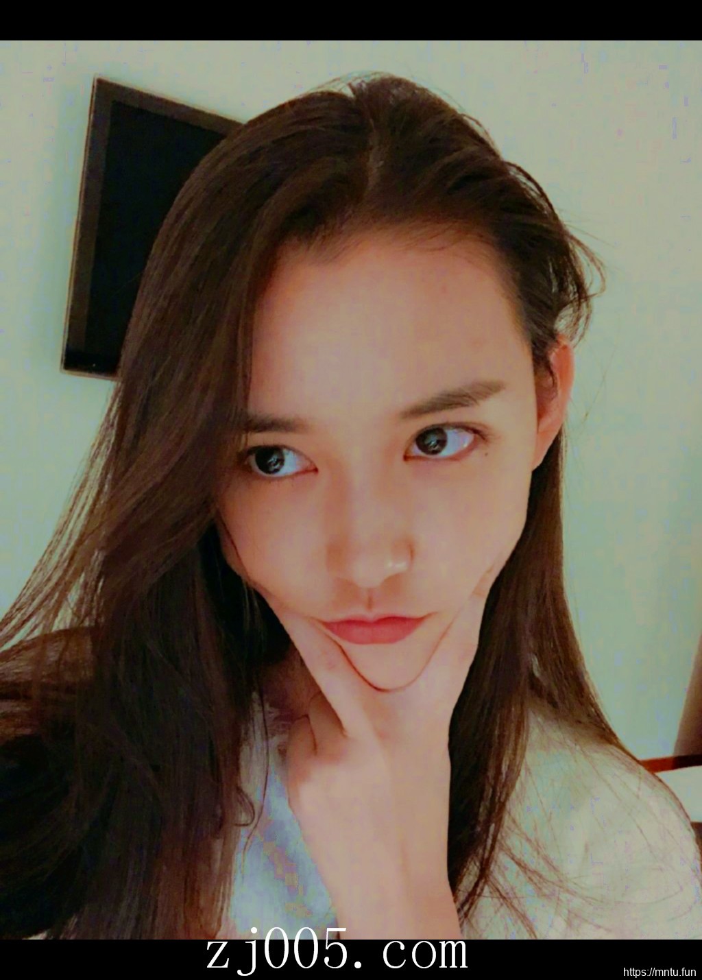 清纯羞涩美女MM十七岁的雨季妹子图