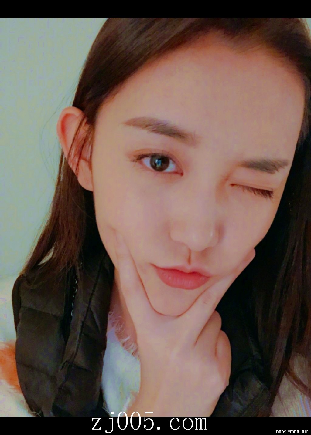 清纯羞涩美女MM十七岁的雨季妹子图