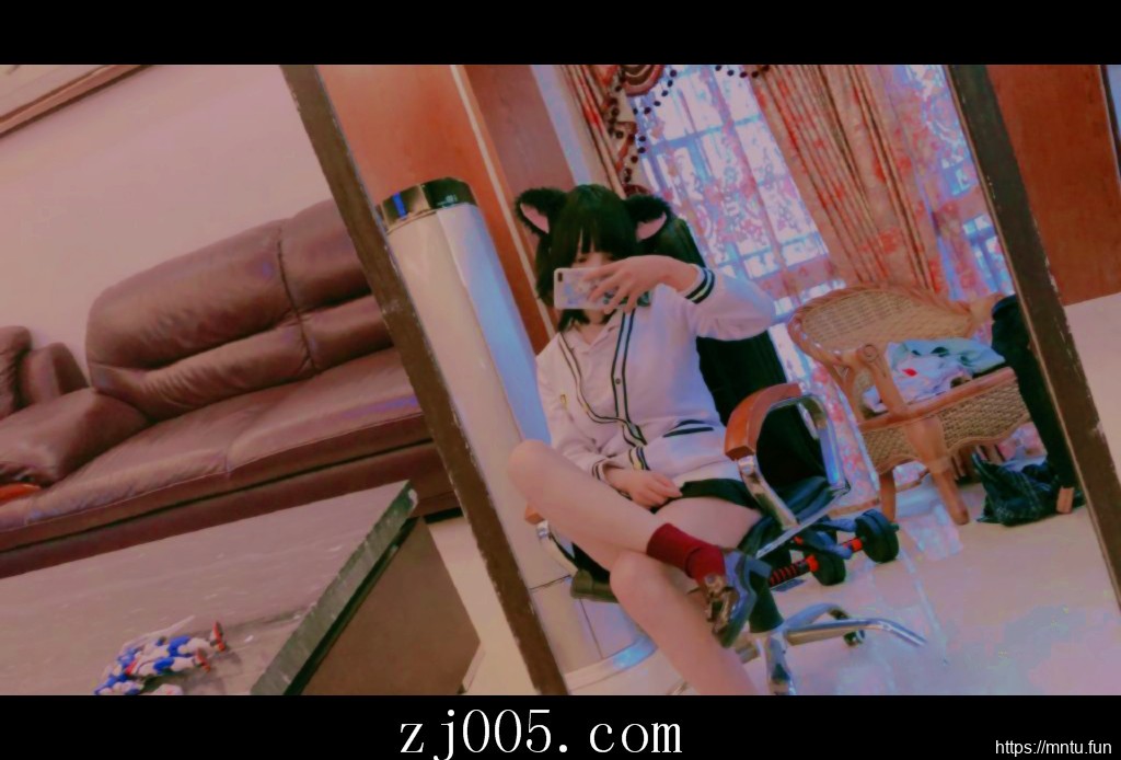 清纯羞涩美女MM十七岁的雨季妹子图