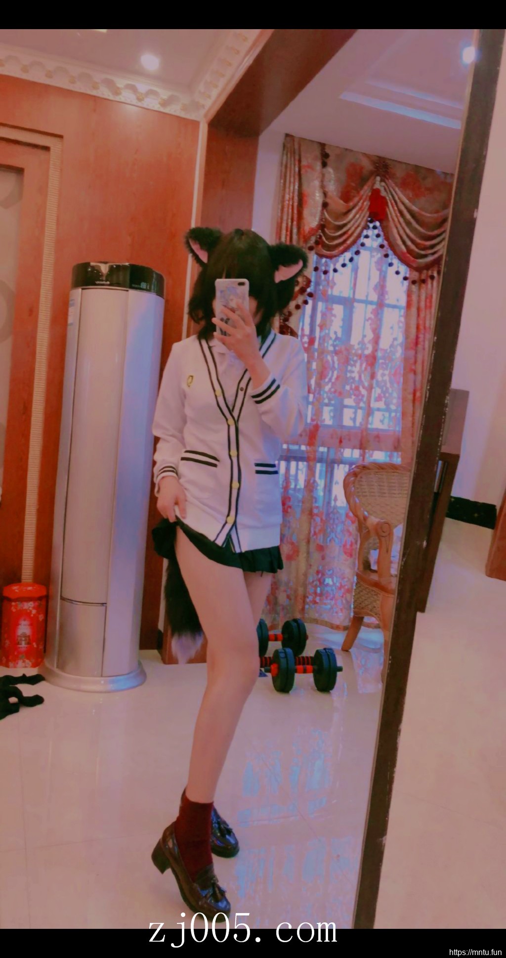 清纯羞涩美女MM十七岁的雨季妹子图