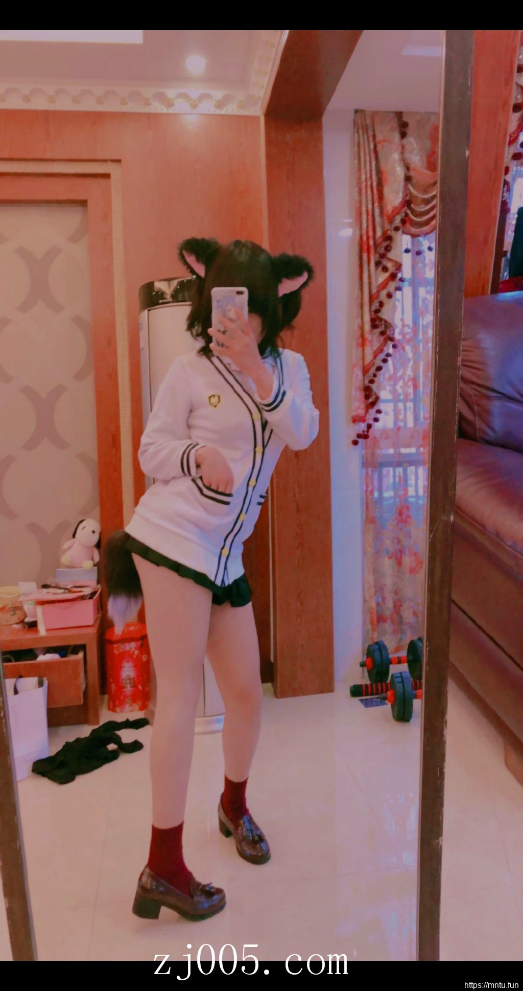 清纯羞涩美女MM十七岁的雨季妹子图