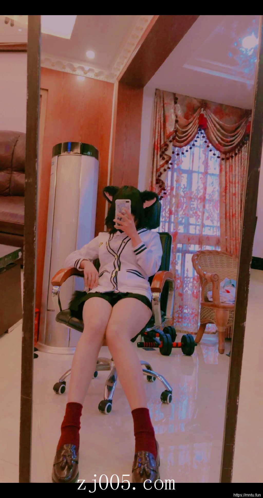 清纯羞涩美女MM十七岁的雨季妹子图