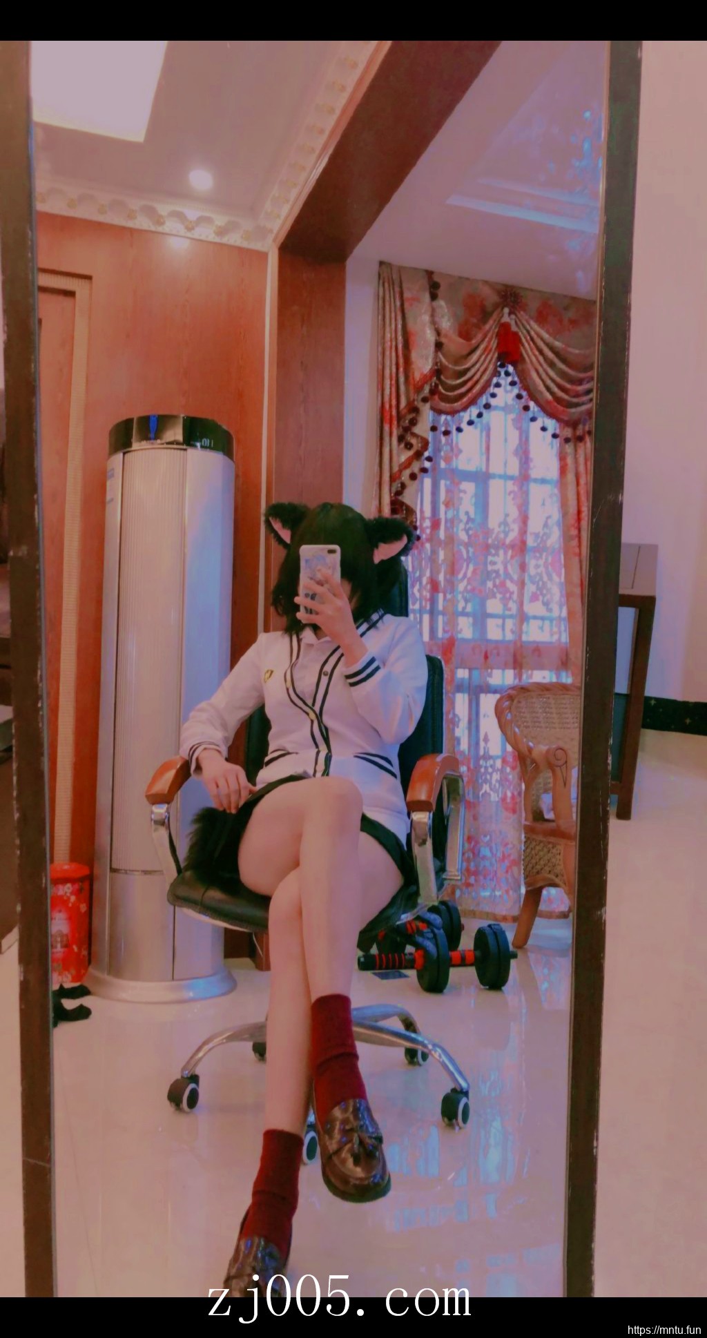 清纯羞涩美女MM十七岁的雨季妹子图