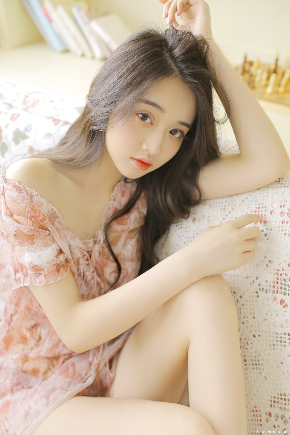 清纯美女甜蜜可爱美女私房美腿写真照