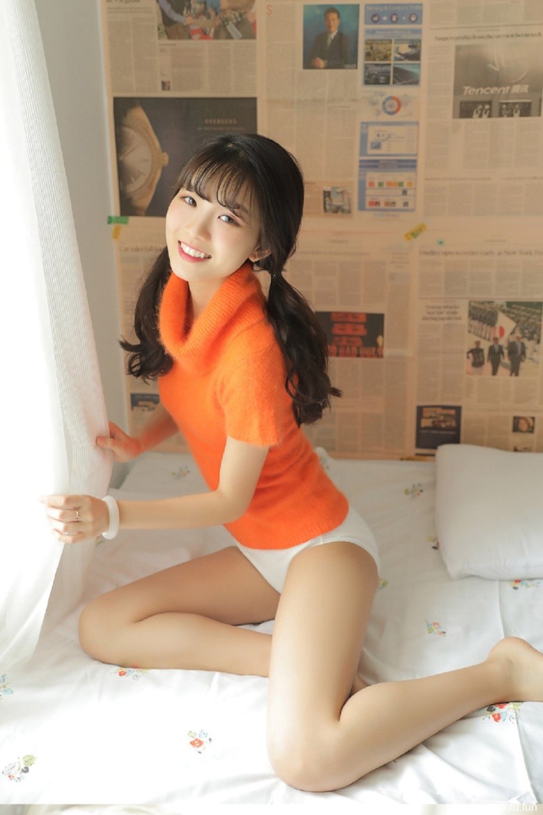 清纯美女甜蜜可爱美女私房美腿写真照