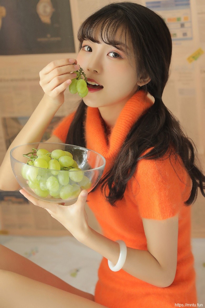 清纯美女甜蜜可爱美女私房美腿写真照