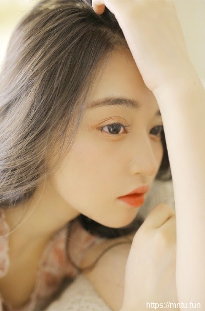 清纯美女甜蜜可爱美女私房美腿写真照