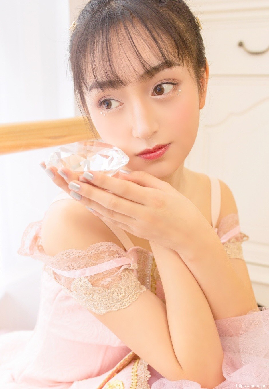 清纯美女甜蜜可爱美女私房美腿写真照