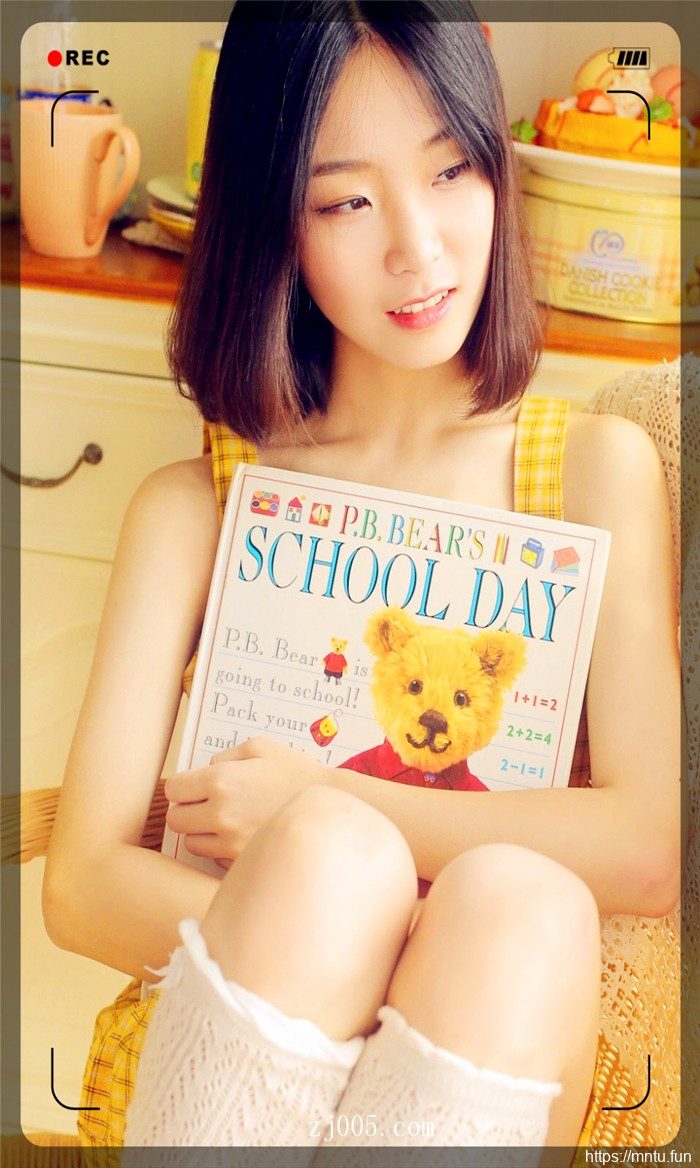 白皙美腿美女私房高清写真图片