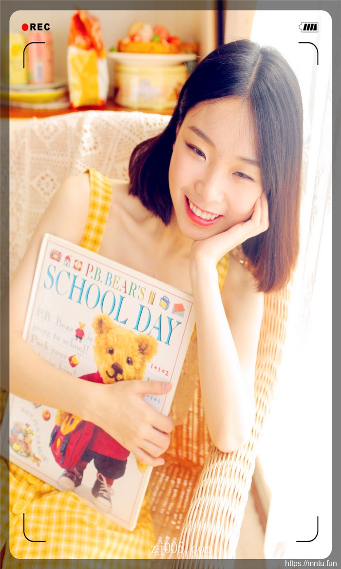 白皙美腿美女私房高清写真图片