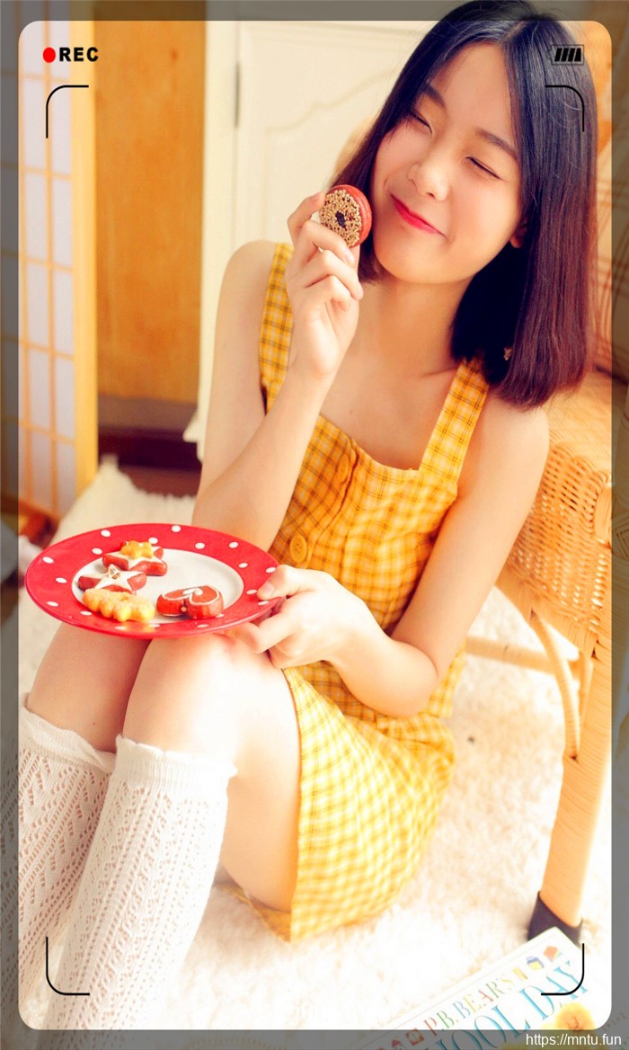 白皙美腿美女私房高清写真图片