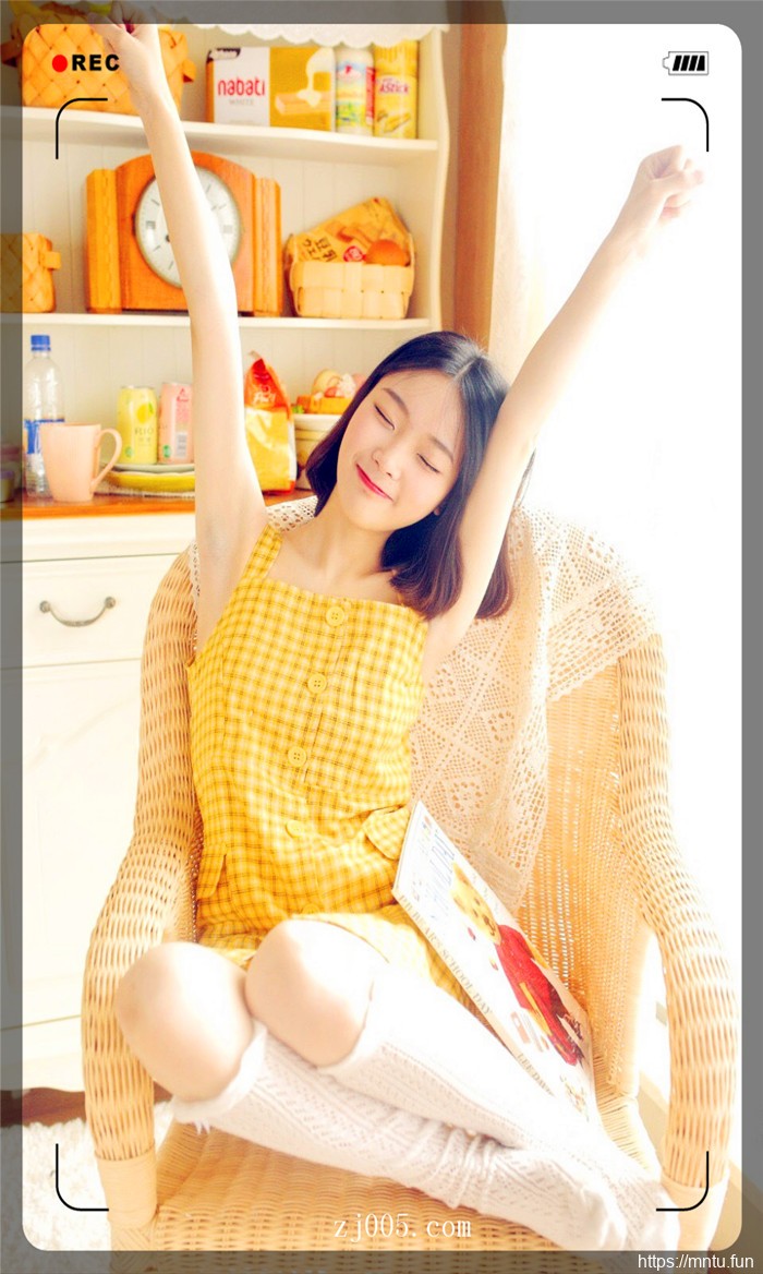 白皙美腿美女私房高清写真图片