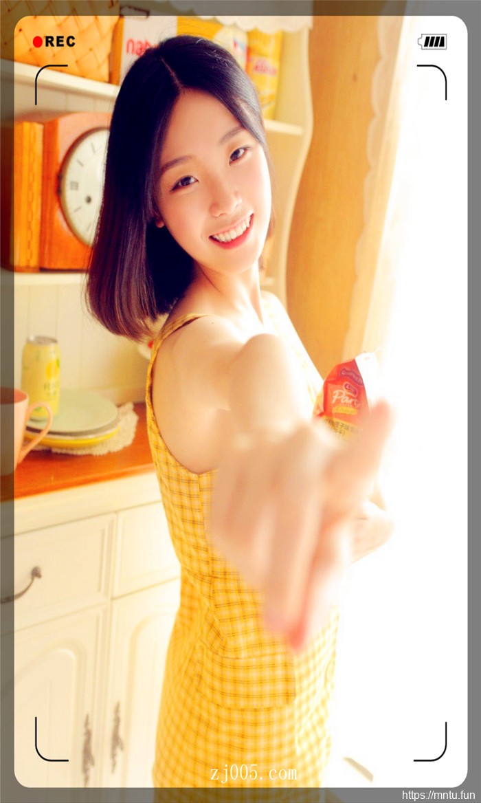 白皙美腿美女私房高清写真图片