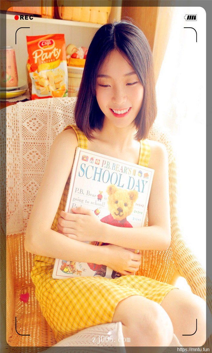 白皙美腿美女私房高清写真图片