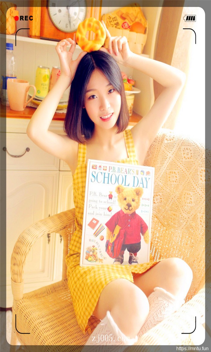 白皙美腿美女私房高清写真图片