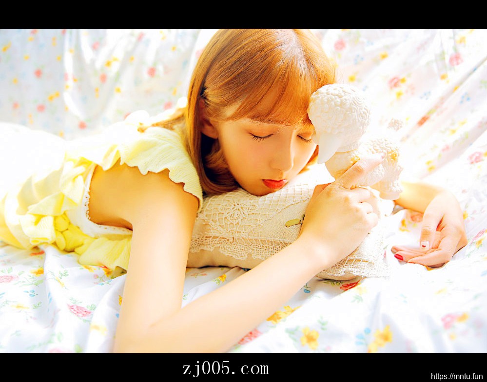 元气甜美少女丝袜美腿写真妹子图