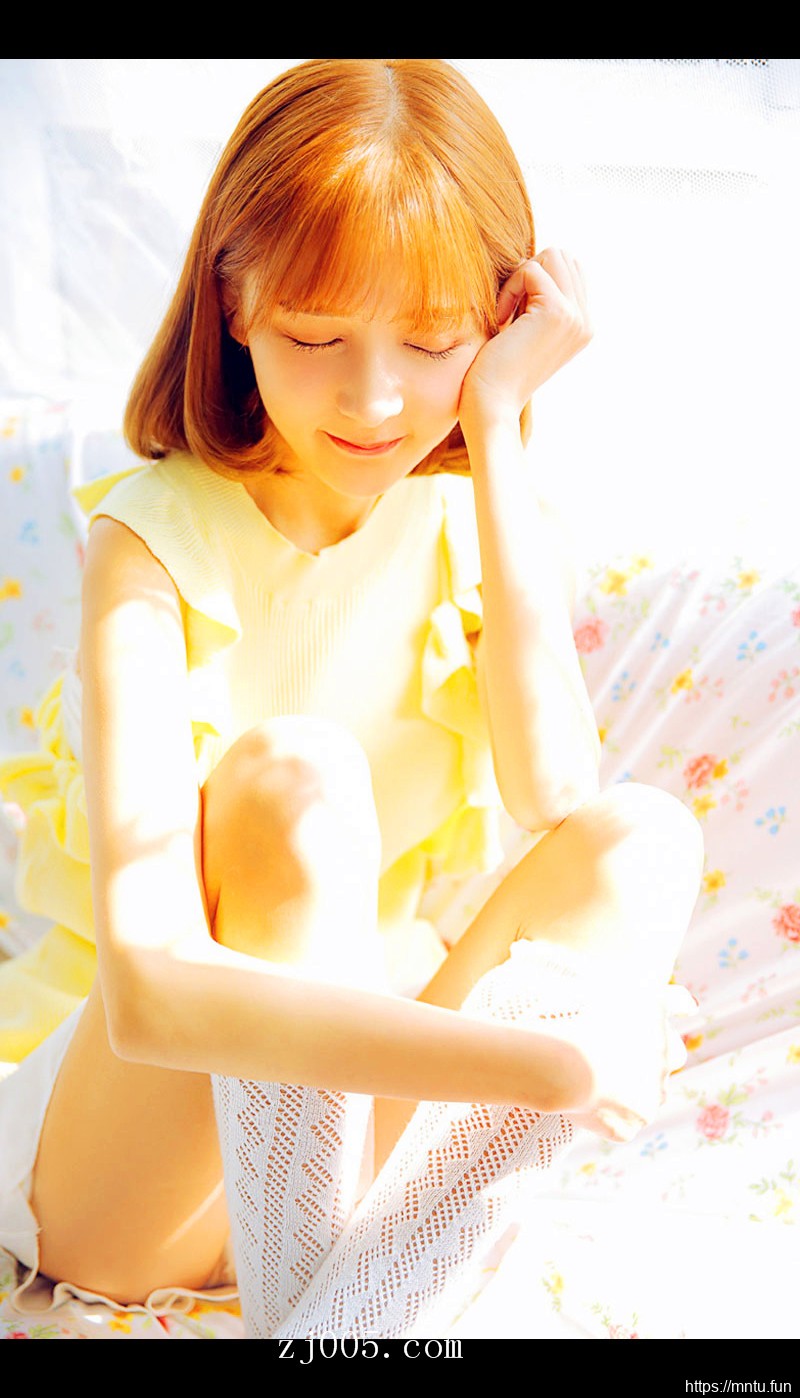 元气甜美少女丝袜美腿写真妹子图