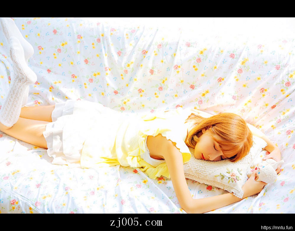 元气甜美少女丝袜美腿写真妹子图